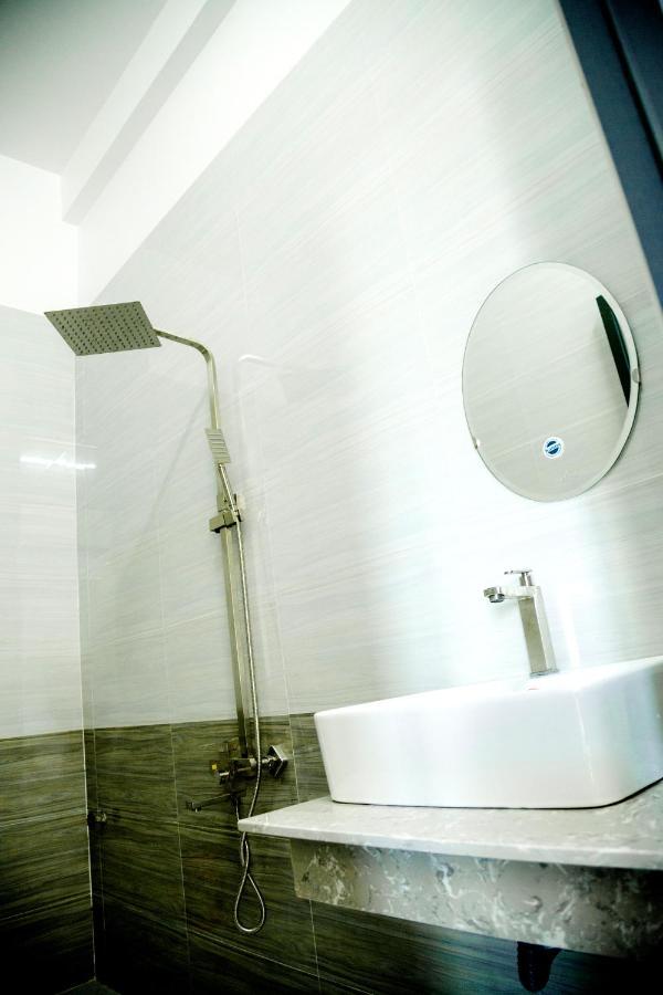 Chau Ngoc Vien Hotel - Bien My Khe - Quảng Ngãi Exteriör bild