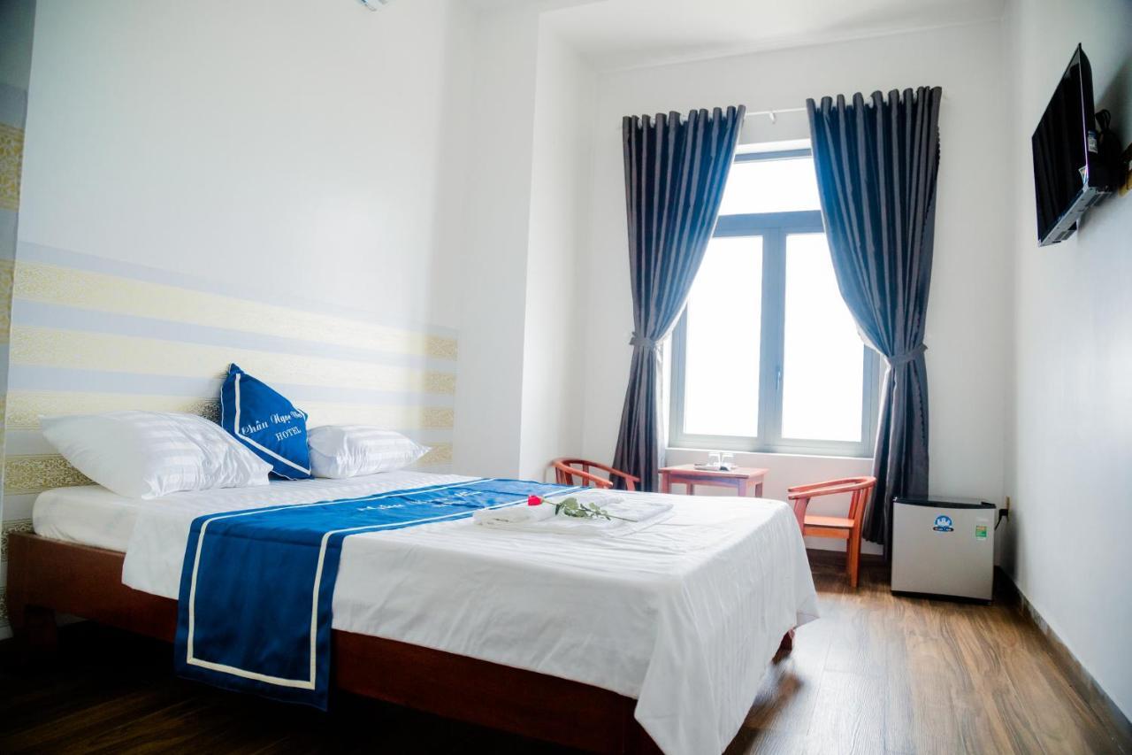 Chau Ngoc Vien Hotel - Bien My Khe - Quảng Ngãi Exteriör bild