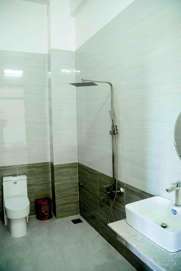 Chau Ngoc Vien Hotel - Bien My Khe - Quảng Ngãi Exteriör bild