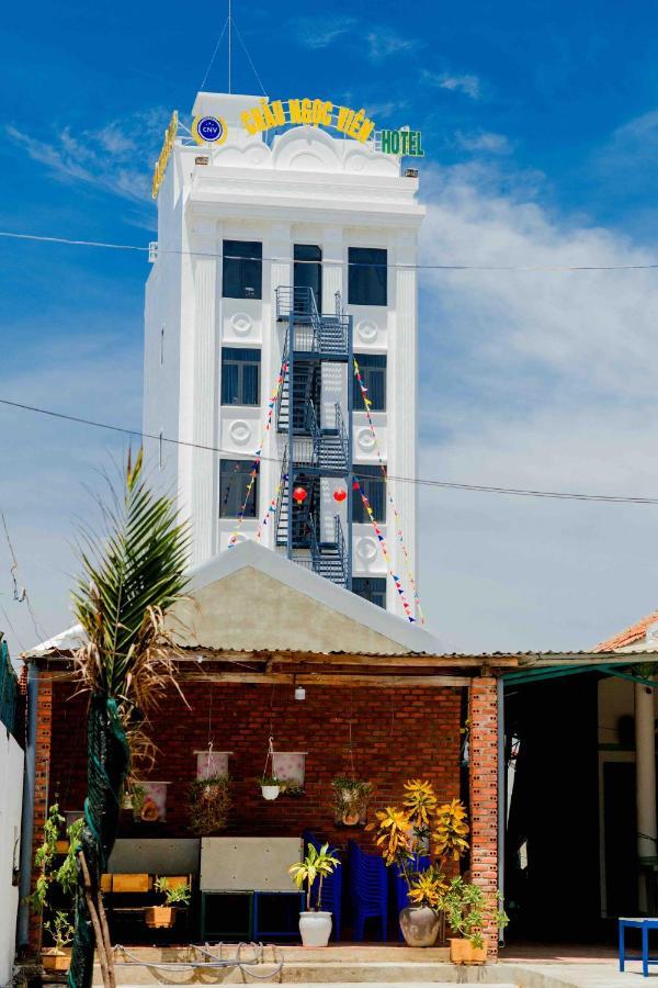 Chau Ngoc Vien Hotel - Bien My Khe - Quảng Ngãi Exteriör bild